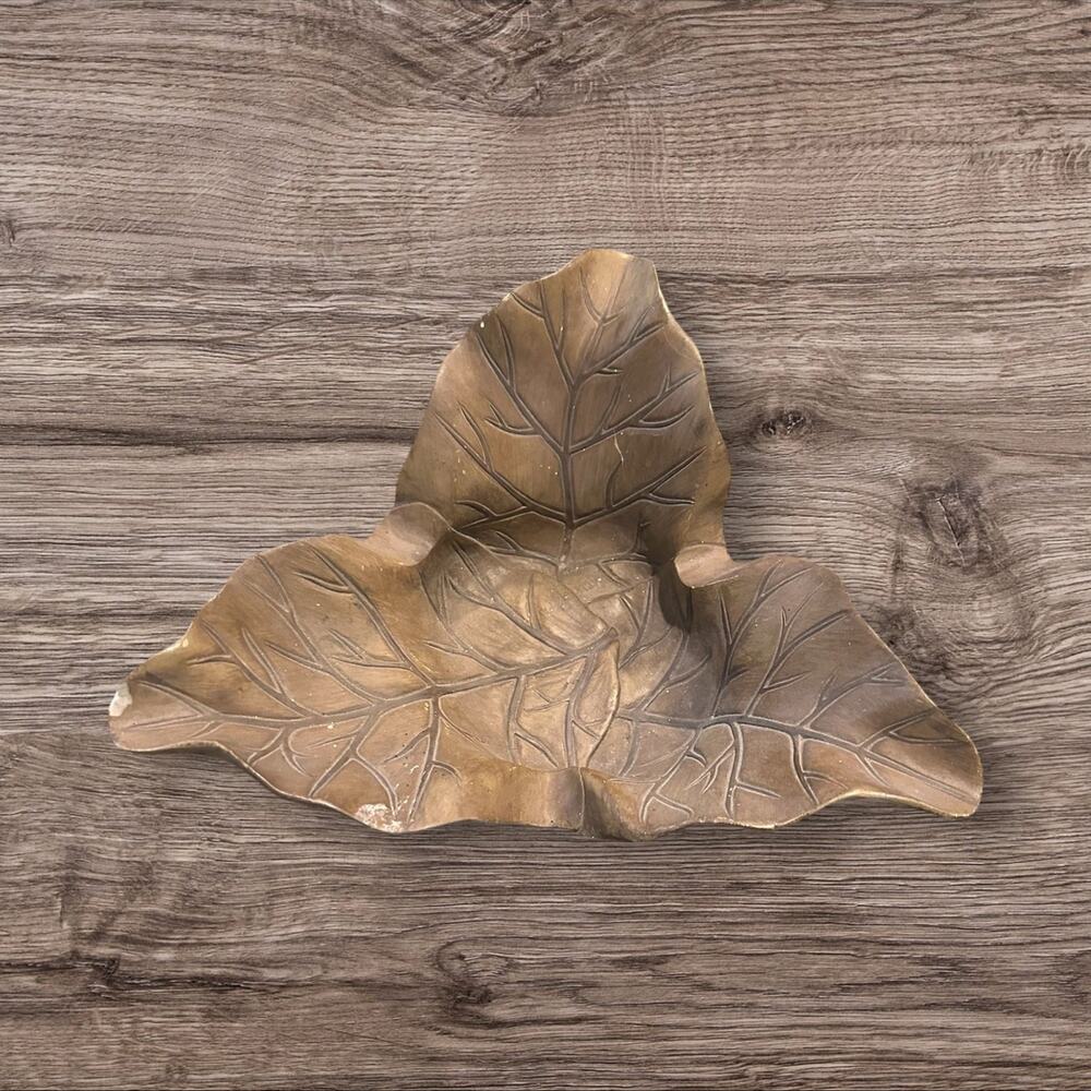 Cigar Ashtray Leaves Craftsman’s Bench